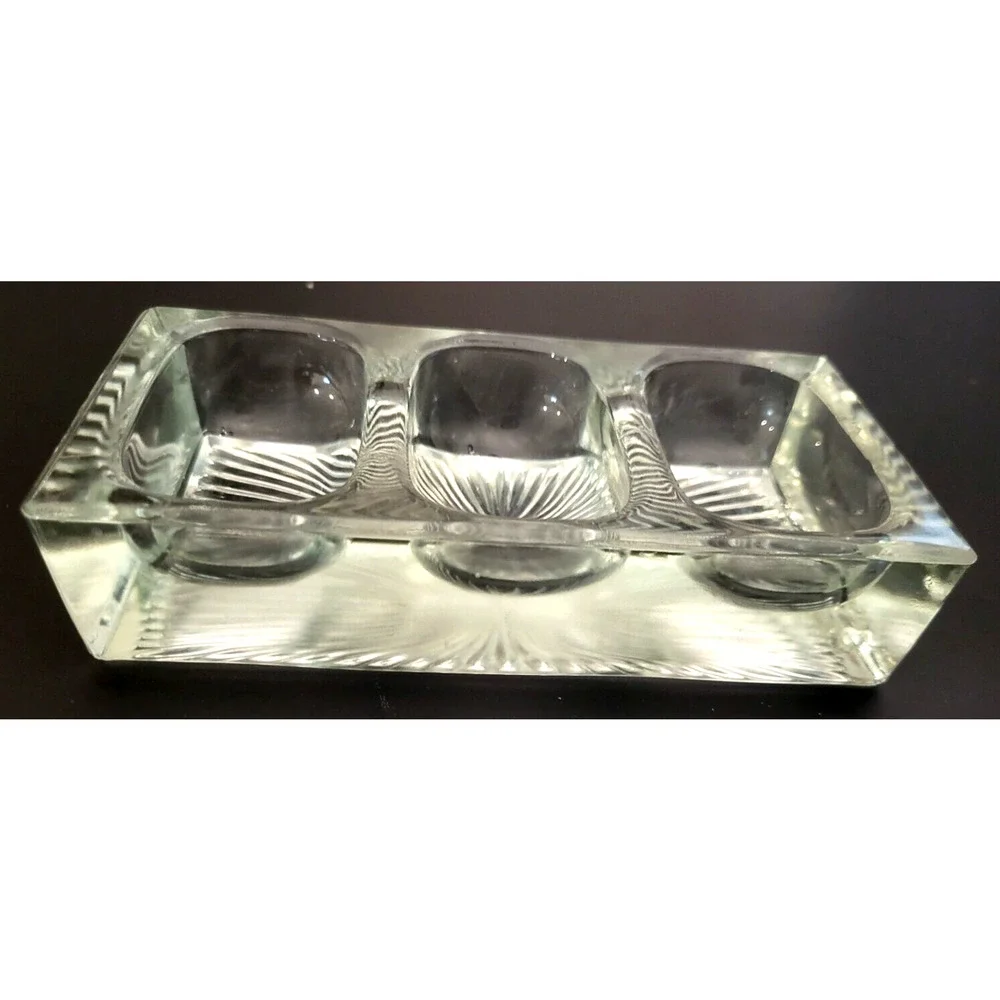 EAPG Three-Compartment Pin Tray or Desk Box 6x3x1.5